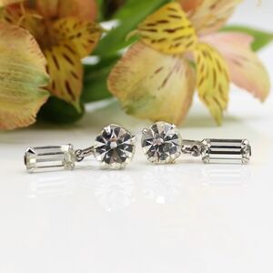 Vintage rhinestone dangle screwback earrings